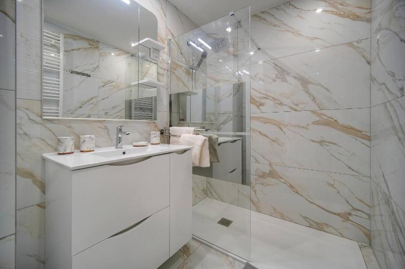 FRGK 2BDR Stanislas Apartment Terrace Central Cannes AC & ULTRA FAST Wi-Fi - image 20