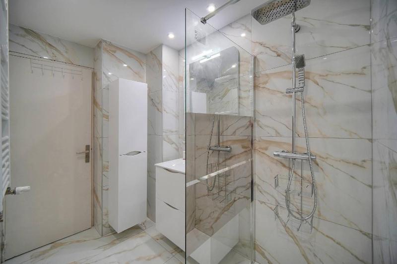 FRGK 2BDR Stanislas Apartment Terrace Central Cannes AC & ULTRA FAST Wi-Fi - image 42