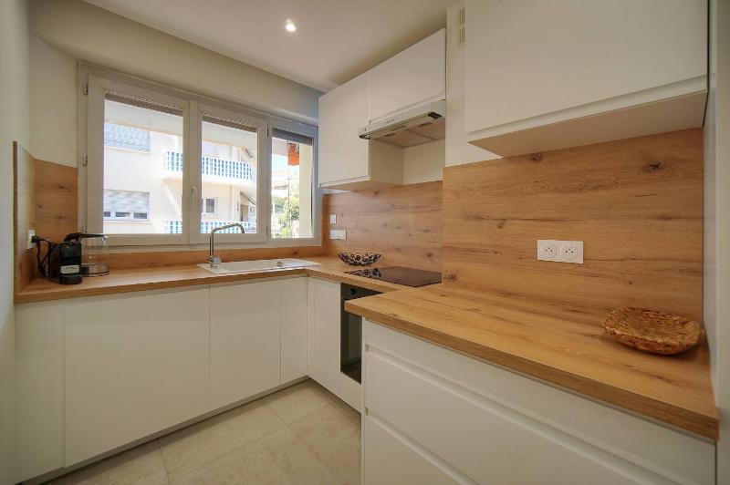 FRGK 2BDR Stanislas Apartment Terrace Central Cannes AC & ULTRA FAST Wi-Fi - image 38