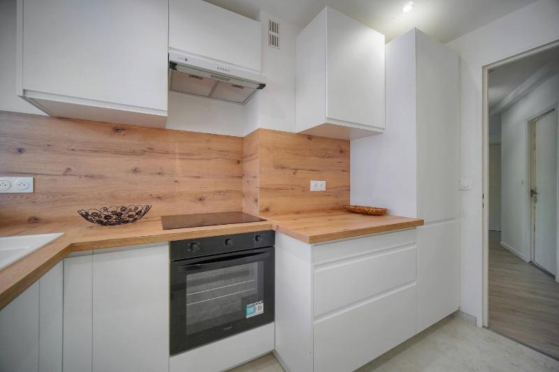 FRGK 2BDR Stanislas Apartment Terrace Central Cannes AC & ULTRA FAST Wi-Fi - image 24