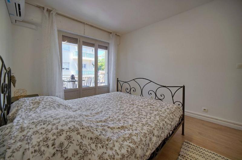 FRGK 2BDR Stanislas Apartment Terrace Central Cannes AC & ULTRA FAST Wi-Fi - image 13