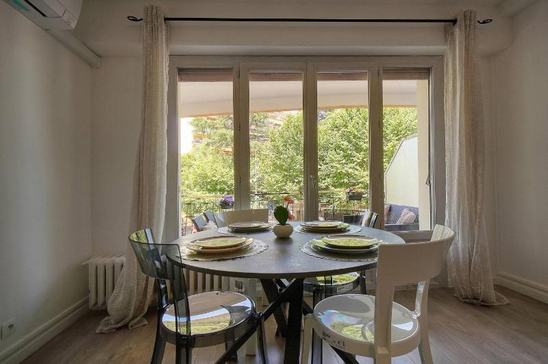 FRGK 2BDR Stanislas Apartment Terrace Central Cannes AC & ULTRA FAST Wi-Fi - image 31