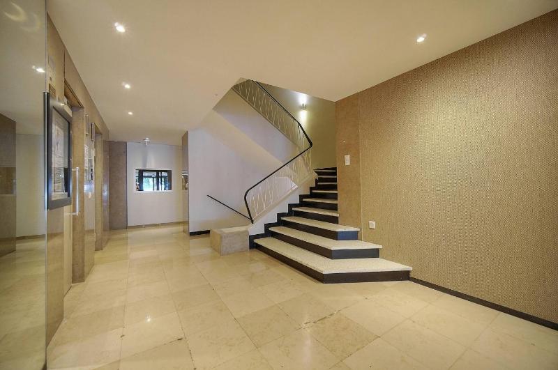 FRGK 2BDR Stanislas Apartment Terrace Central Cannes AC & ULTRA FAST Wi-Fi - image 16
