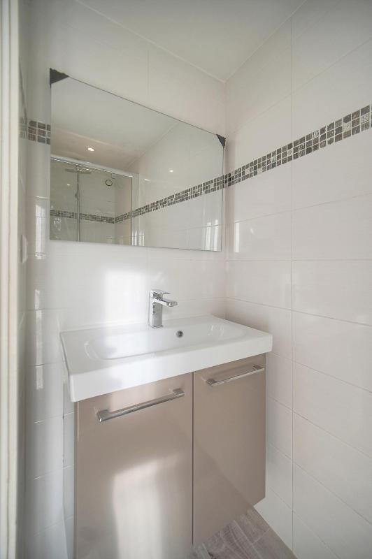 FRGK Spacious 100 sqm Loft with Terrace 2 Ensuite - image 8