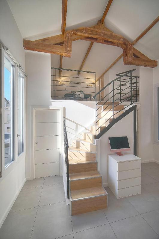 FRGK Spacious 100 sqm Loft with Terrace 2 Ensuite - image 23