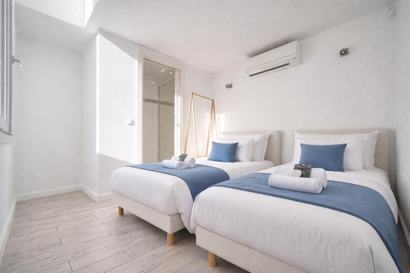 FRGK Spacious 100 sqm Loft with Terrace 2 Ensuite - image 45