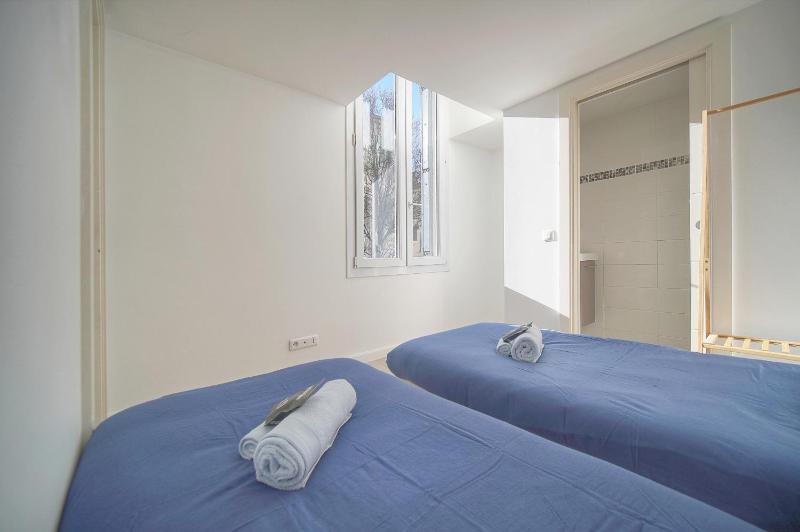 FRGK Spacious 100 sqm Loft with Terrace 2 Ensuite - image 27