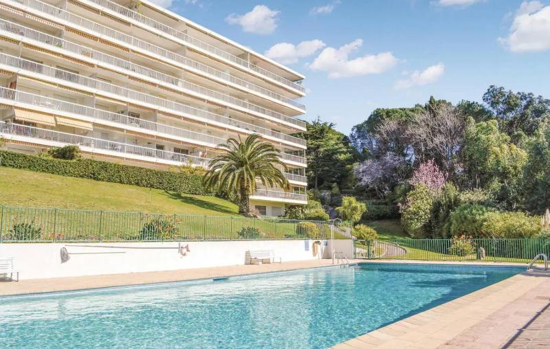 FRGK HORIZONS Executive Sea View Apartment 2 BDR Terrace Pool Parking - image 41