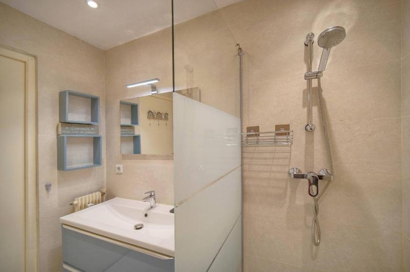 FRGK HORIZONS Executive Sea View Apartment 2 BDR Terrace Pool Parking - image 37