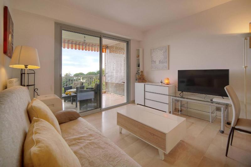 FRGK HORIZONS Executive Sea View Apartment 2 BDR Terrace Pool Parking - image 18