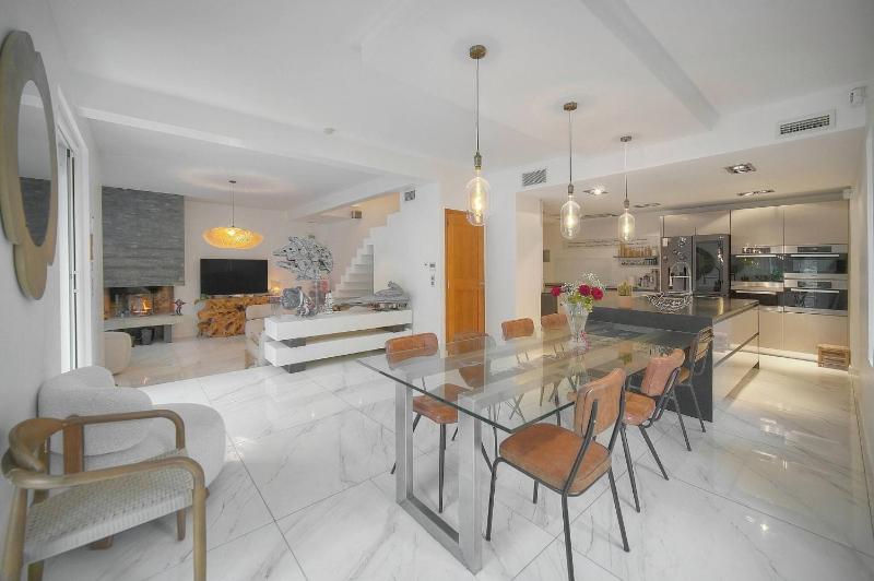 FRGK 'La Cote d'Azur Villa Private Pool AC Ultra-Fast Wi-Fi' - image 3