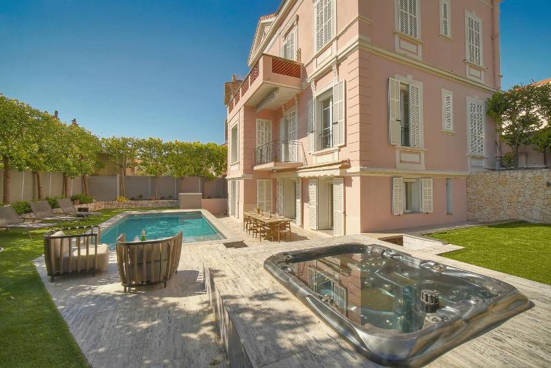 FRGK 'La Cote d'Azur Villa Private Pool AC Ultra-Fast Wi-Fi' - image 13