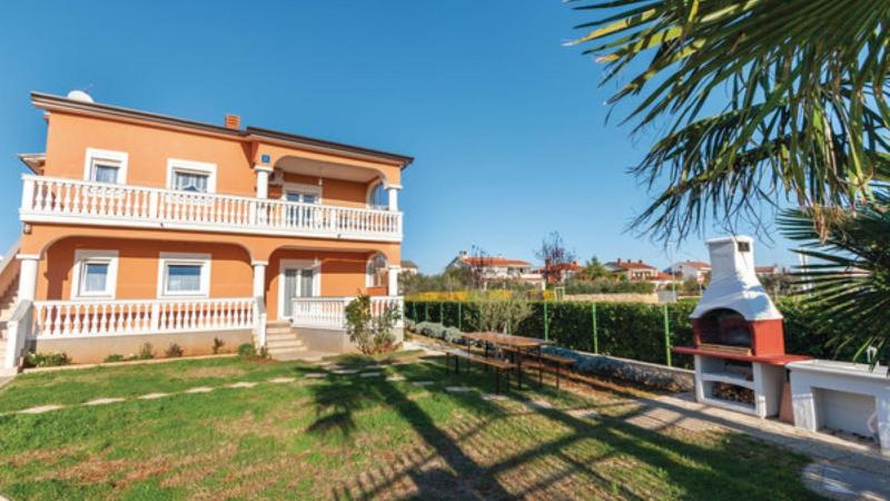 Apartman Benni by Villas Guide - image 12