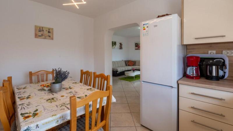 Apartman Benni by Villas Guide - image 6