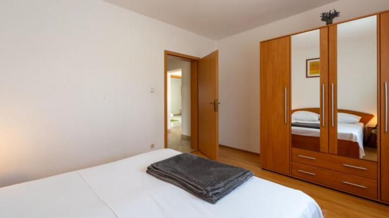 Apartman Benni by Villas Guide - image 13