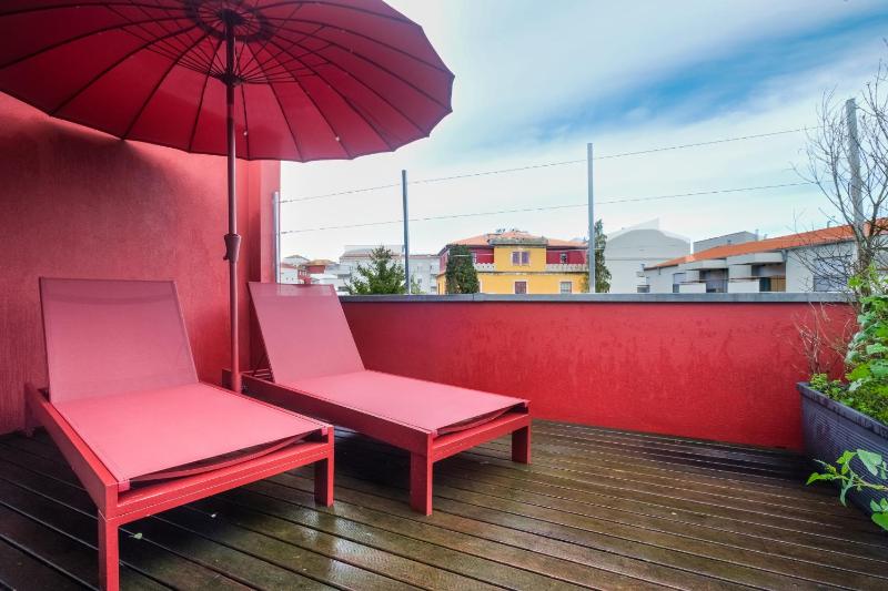 Magnolia 6 Luxury with AC Metro Downtown Porto - image 10