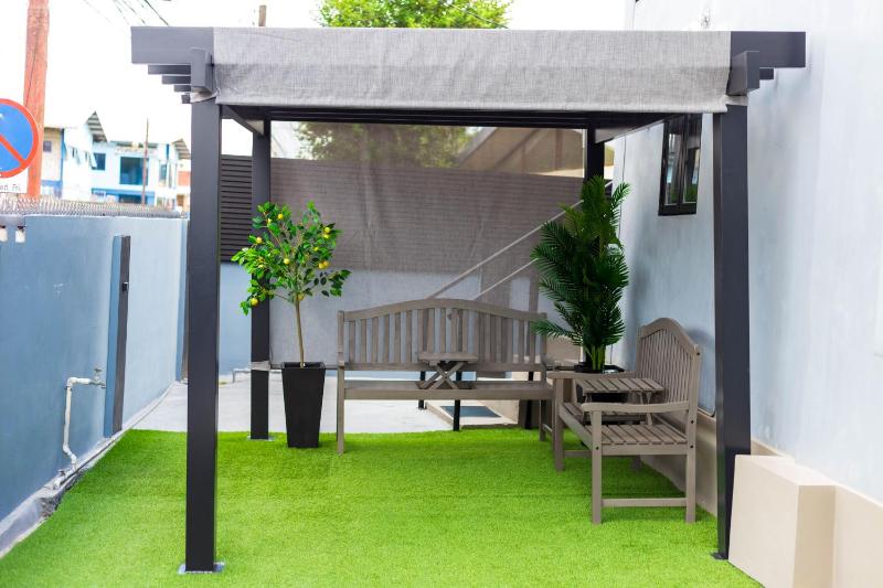 TStays Smart Hotel Courtyard Gated Modern Stay - image 13