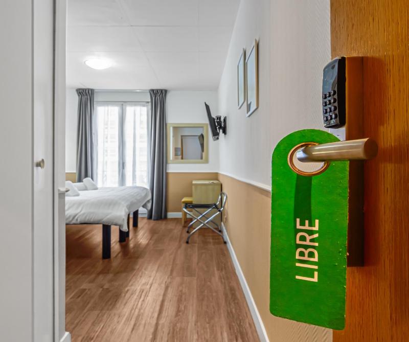 Hotel Parisien - image 10