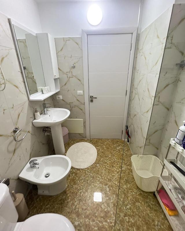 Sea View Apartment - image 2