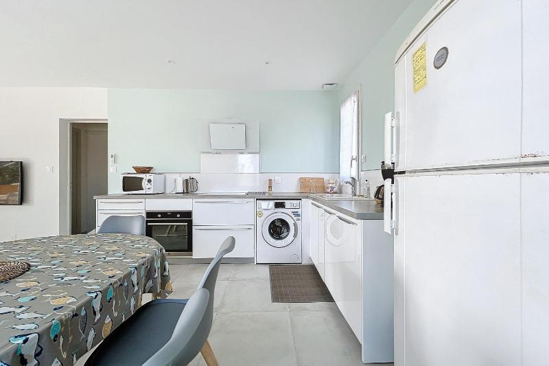Spacious cocoon in Narbonne - with sea view - image 2