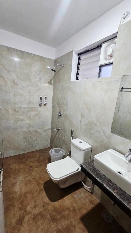 Cozy Den Hotel - image 9