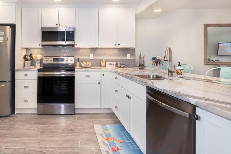 Lighthouse Point 222 - image 19