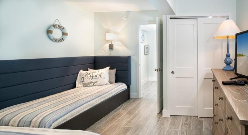 Lighthouse Point 222 - image 2