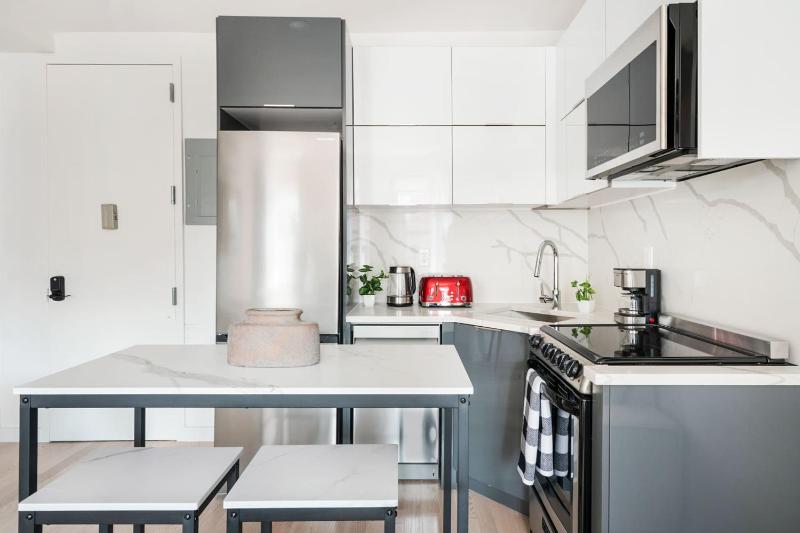 319-3A XL New Modern 1BR Union Square WD in Unit - image 12
