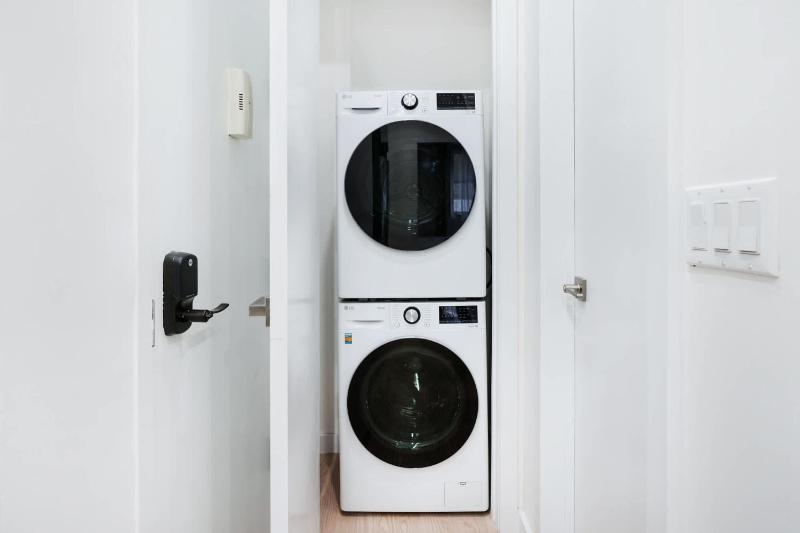 319-3A XL New Modern 1BR Union Square WD in Unit - image 4