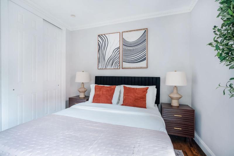 Mott-9 Prime Soho Cozy New Studio WD in the unit - image 10