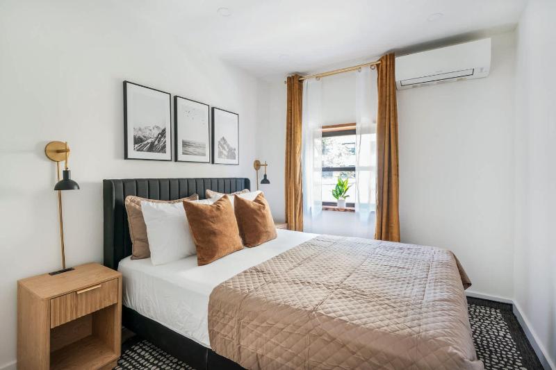 317-4B Brand New Modern 1BR Union Square WD in Unit - image 11