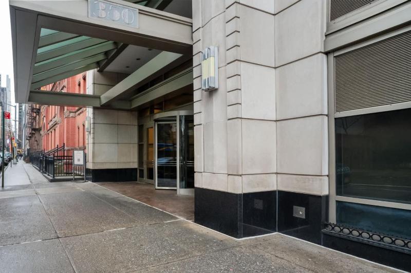 43-20A Newly furnished 1BR- full service Doorman laundry Gym Business Center - image 10