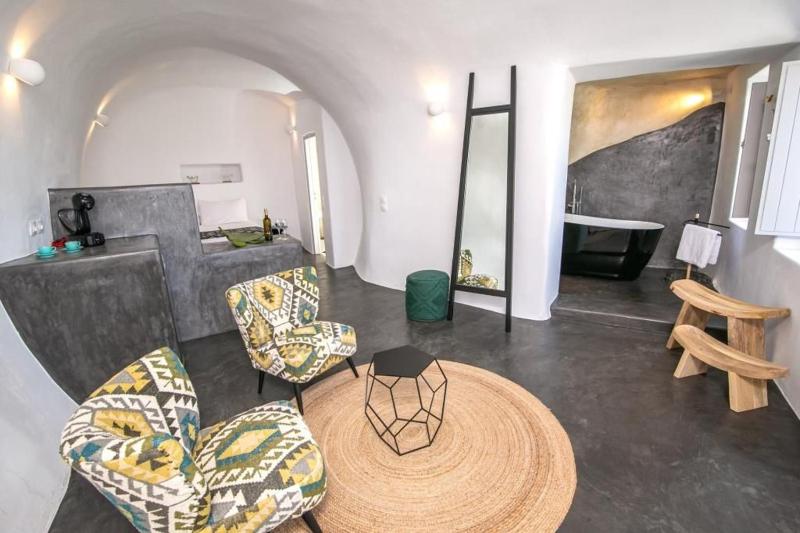 Luxury Santorini Villa Villa Elysian Dyo Private Hot Tub Air Conditioning - image 18