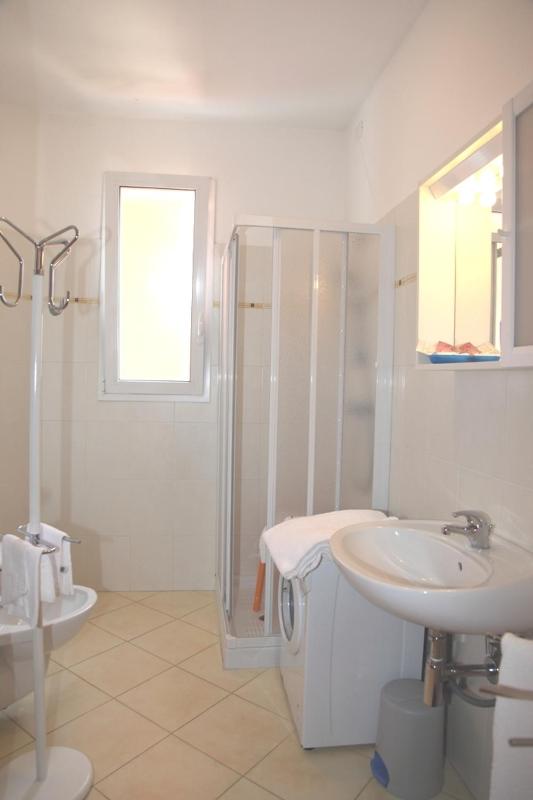 Suite (4 Adults) image 3