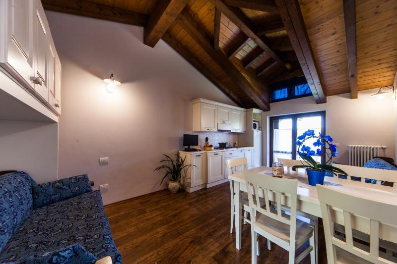 One-Bedroom Apartment image 4