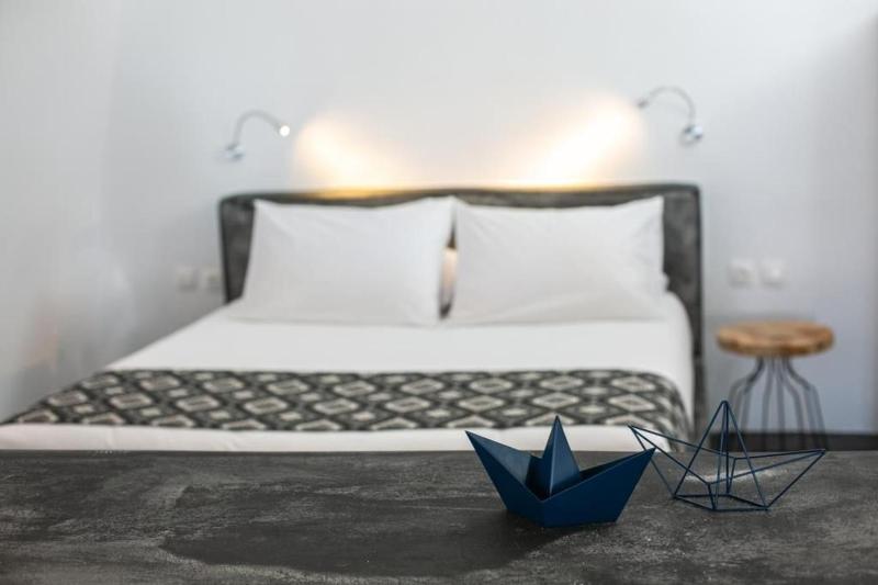 Luxury Santorini Villa Villa Elysian Dyo Private Hot Tub Air Conditioning - image 9