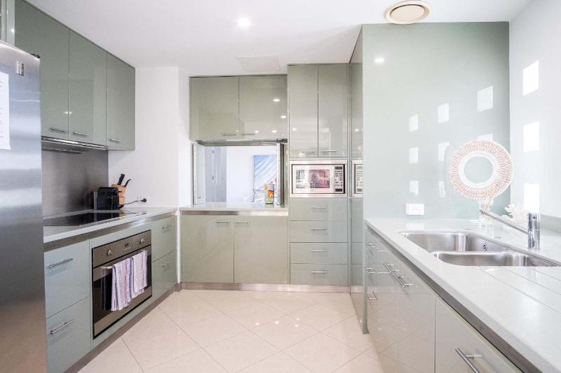 Live like a local In The Heart of Moffat Beach - image 23
