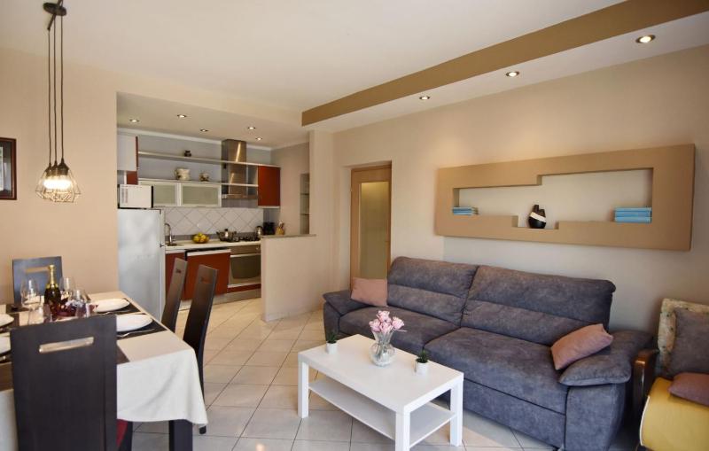Umag flat with terrace and garden - image 29