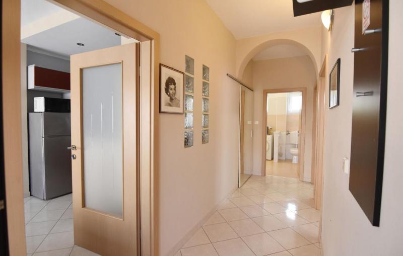 Umag flat with terrace and garden - image 30