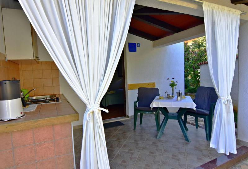 Cozy flat with garden access in Umag - image 8