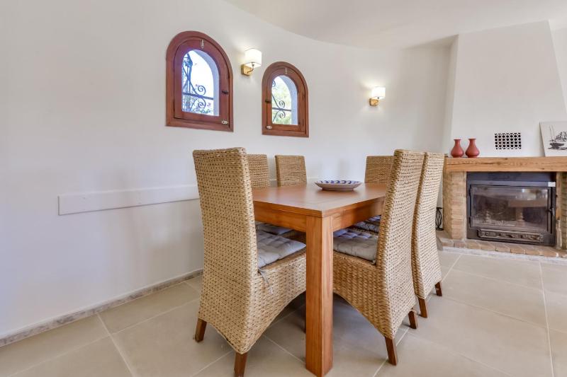 AT363 Buenavista - image 14
