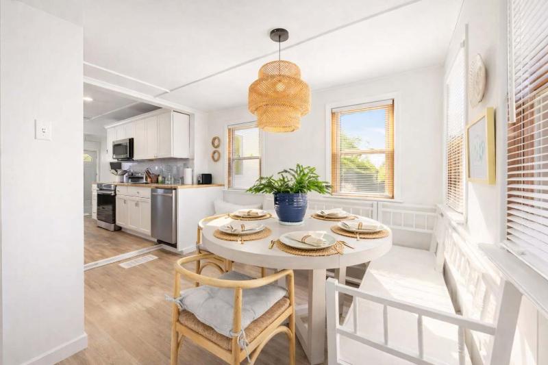 Cozy 2BR Home Near Downtown w Backyard & Parking - image 1
