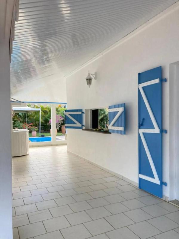 Villa avec piscine privée à Ducos 200 m² - image 12
