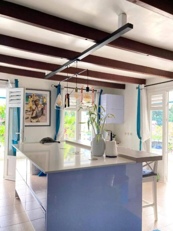 Villa avec piscine privée à Ducos 200 m² - image 9