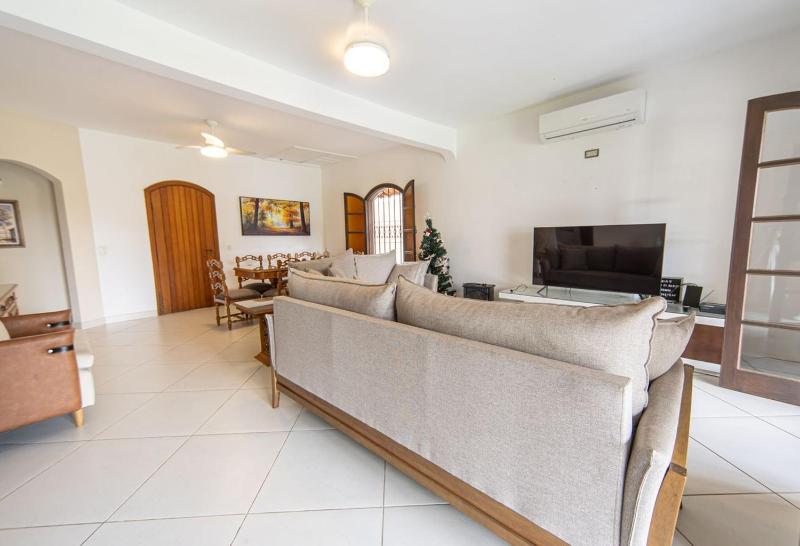 Casa c Churrasqueira perto da Praia de Pernambuco - image 4