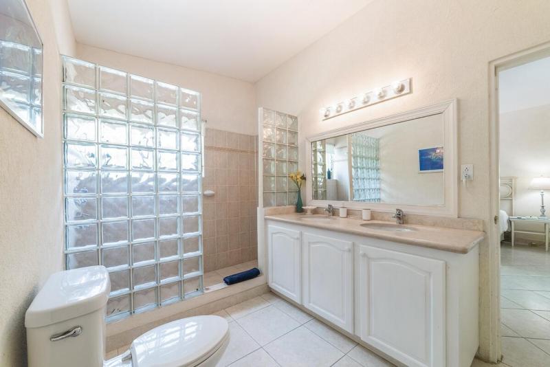 82 Cherry Avenue - image 6