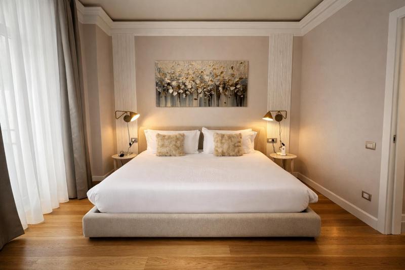 Royal Suite Apartment - image 25