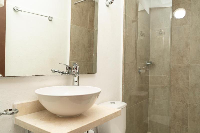 Casa Quero 954 COZY HOUSE ROOFTOP POOL AC OLD CITY - image 12