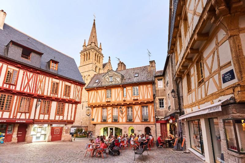 Escale Oceania Vannes Centre - image 31
