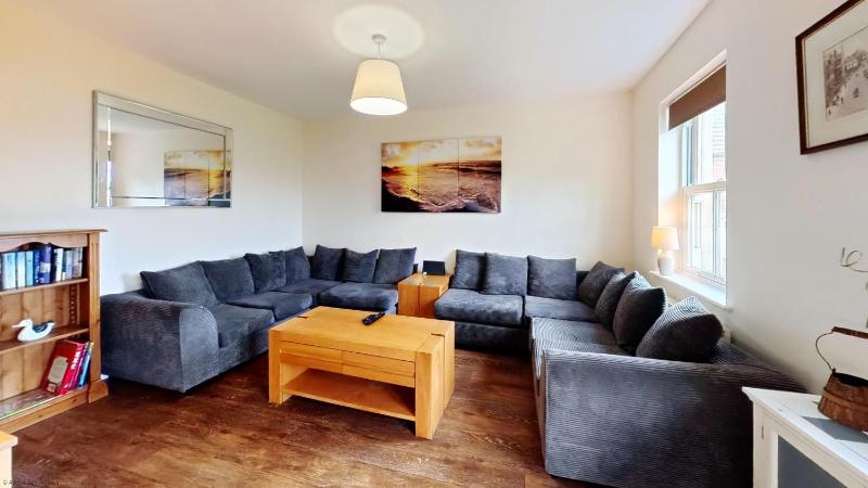 Bay Shores - 2 cottages 2 minutes apart - Part of the The Bay Filey Holiday Village with pool gym and direct beach access pub restaurant tennis and meadows walks - image 46